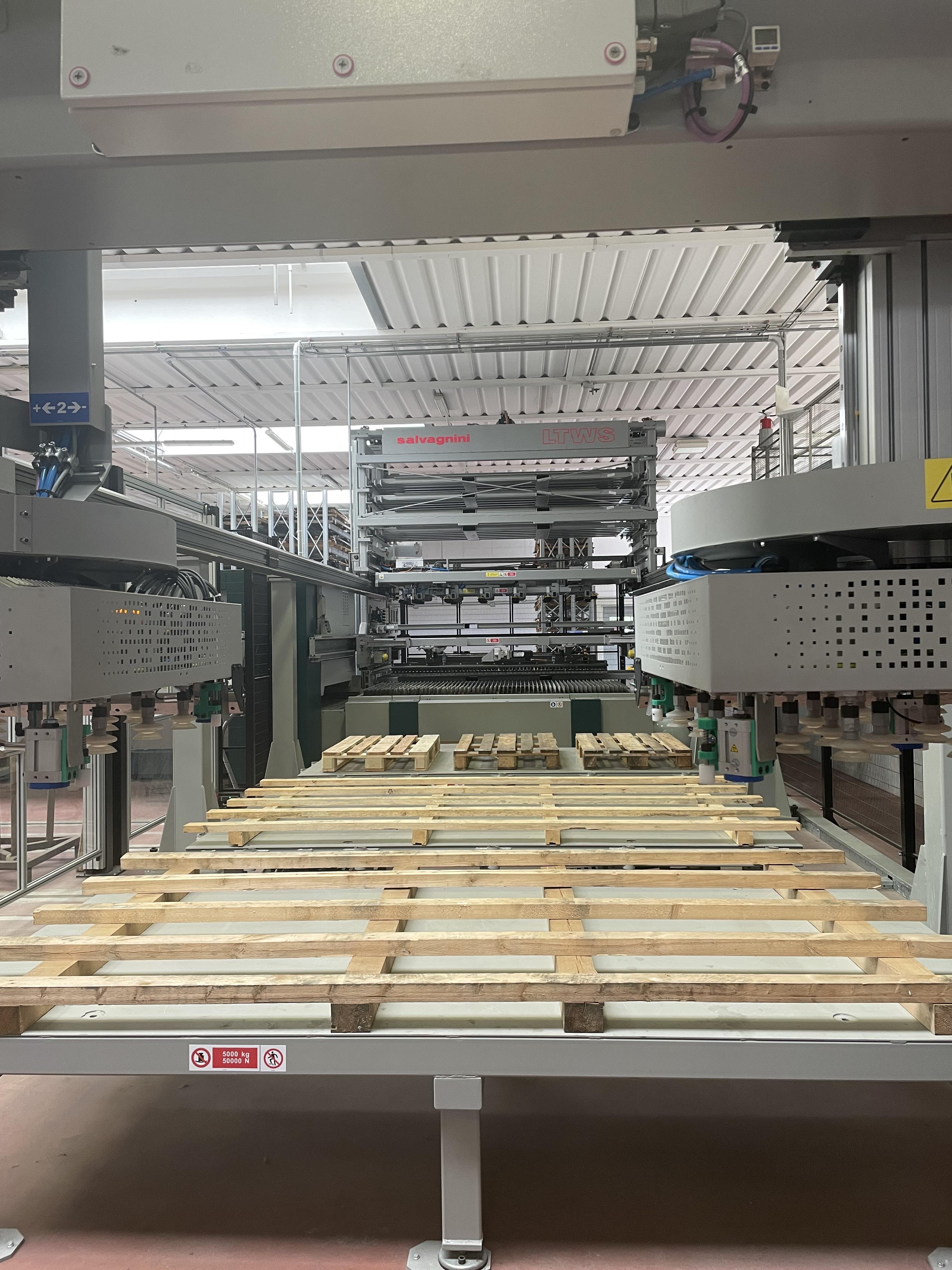 Taglio laser con carico e scarico automatico lamiere