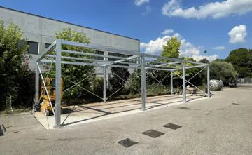 Realizzazione tettoia per deposito carrelli elevatori