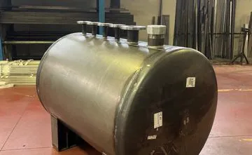 Serbatoio per acqua ad alte temperature 