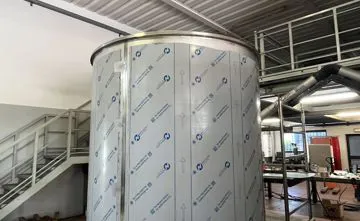 Serbatoio in acciaio inox comprensivo di sistema di miscelazione 
